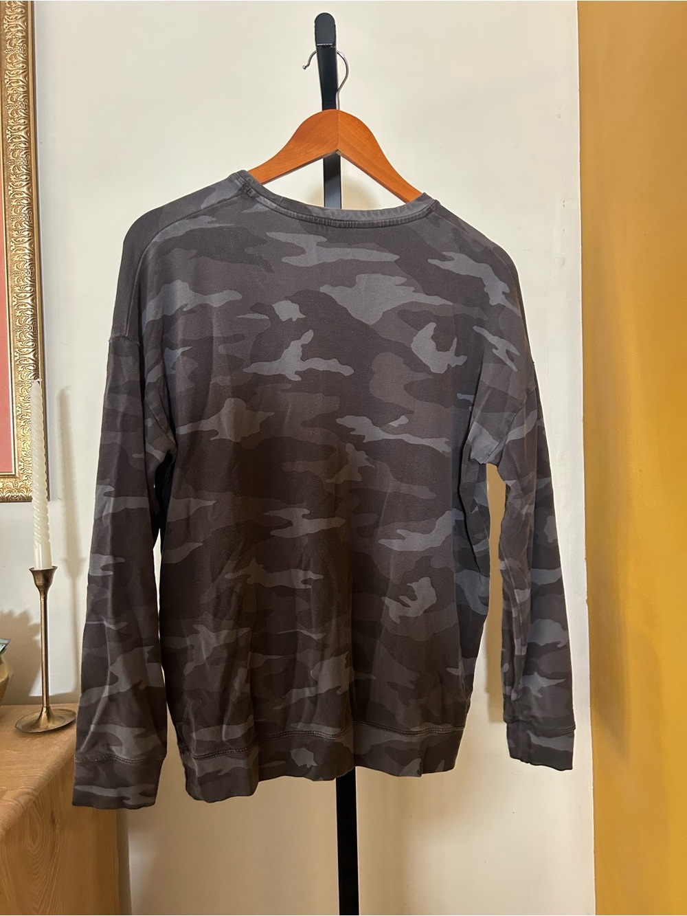 Athleta Studio to Street Sweatshirt Gray Camo Crewneck Athleisure Lounge Small - Picture 7 of 8